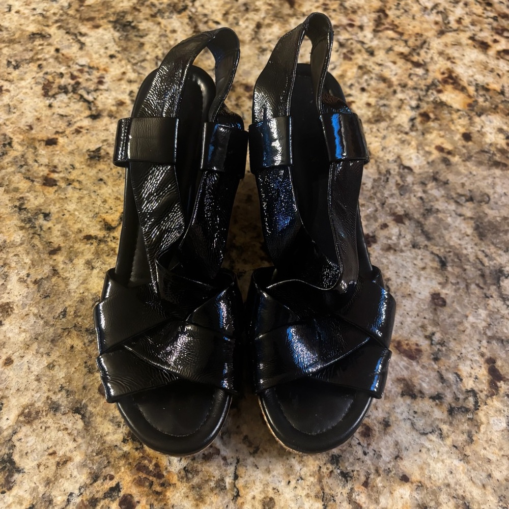 Cole Haan NikeAir Black Patent Leather Raffia-covered Wedge Heel Size 9 1/2 B